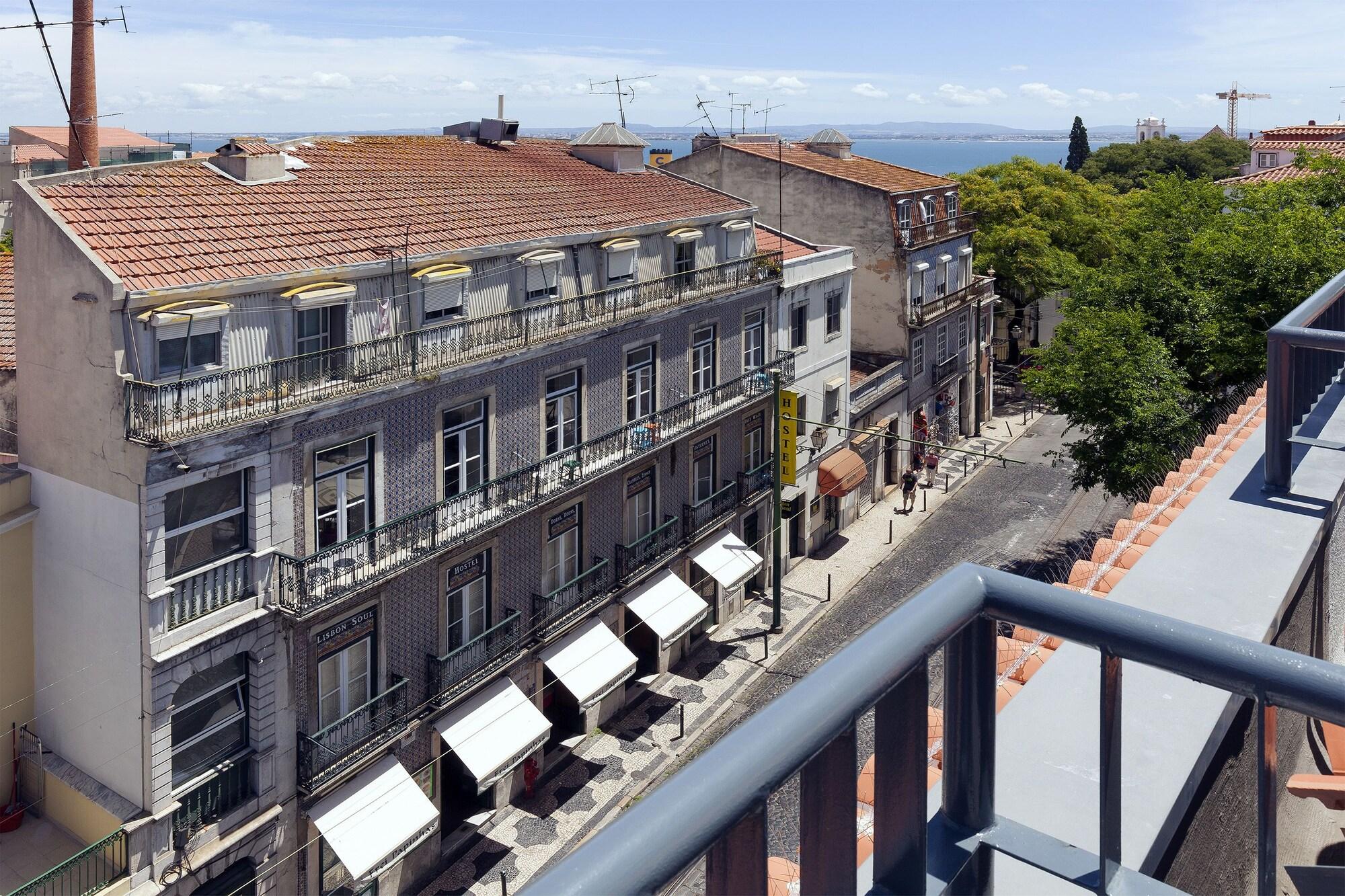 Hello Lisbon Castelo Apartments Exterior photo