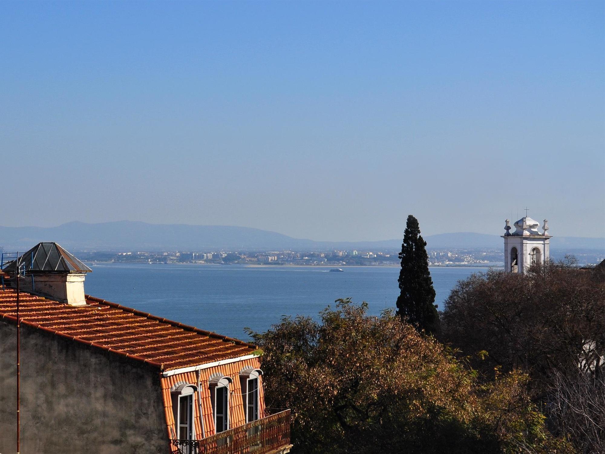 Hello Lisbon Castelo Apartments Exterior photo